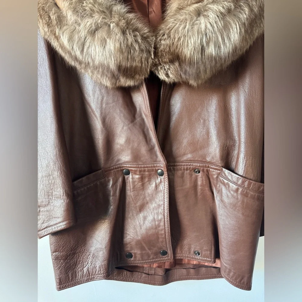 Vintage 70s Luxury Brown Genuine Leather Coat with Large Fur Collar Size XS - Picture 5 of 9